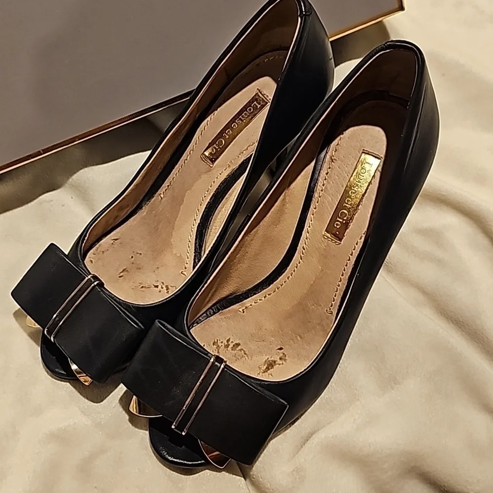 Louise etc Cie Lo-Nadia navy pumps with gold accents deep azure aspen calf